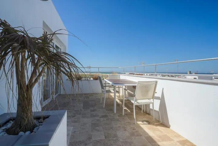 Apartamento Con Terraza Vistas Al Mar. Conil De La Frontera Luaran gambar