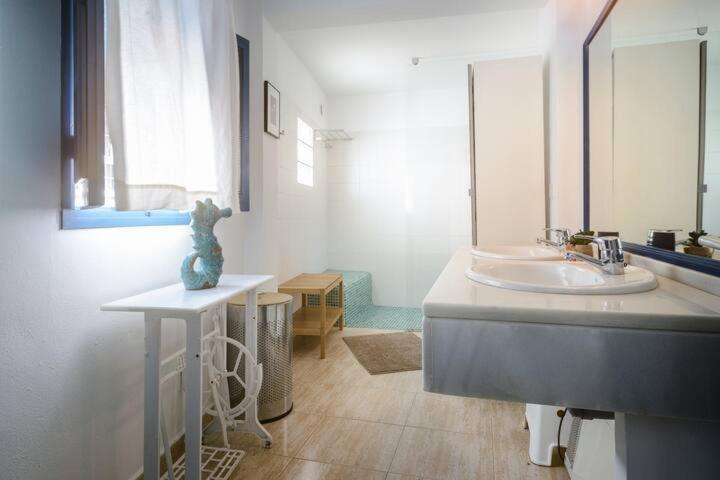 Apartamento Con Terraza Vistas Al Mar. Conil De La Frontera Luaran gambar